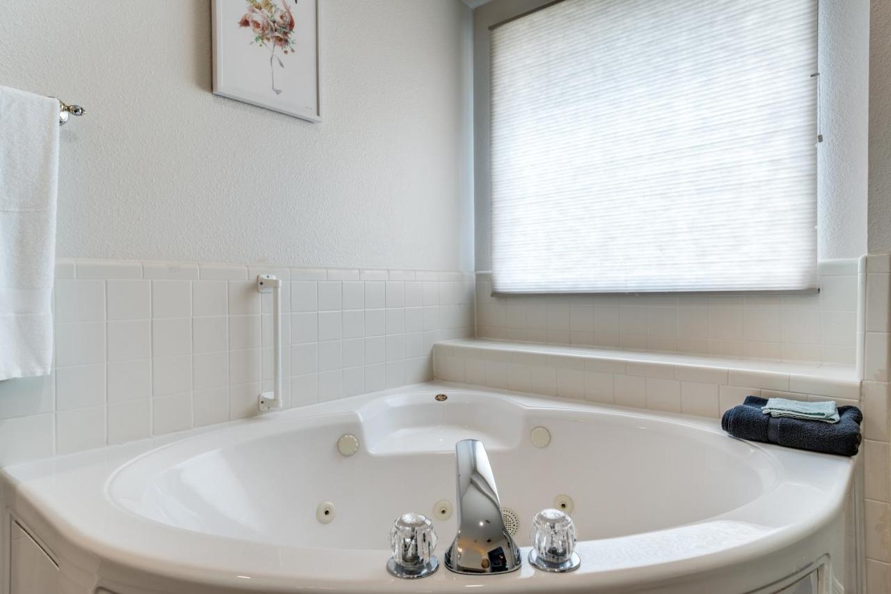 Spacious 5 Bdrm Home Mins To Wineries With Private Pool And Hot Tub! Джонсон-Сіті Екстер'єр фото