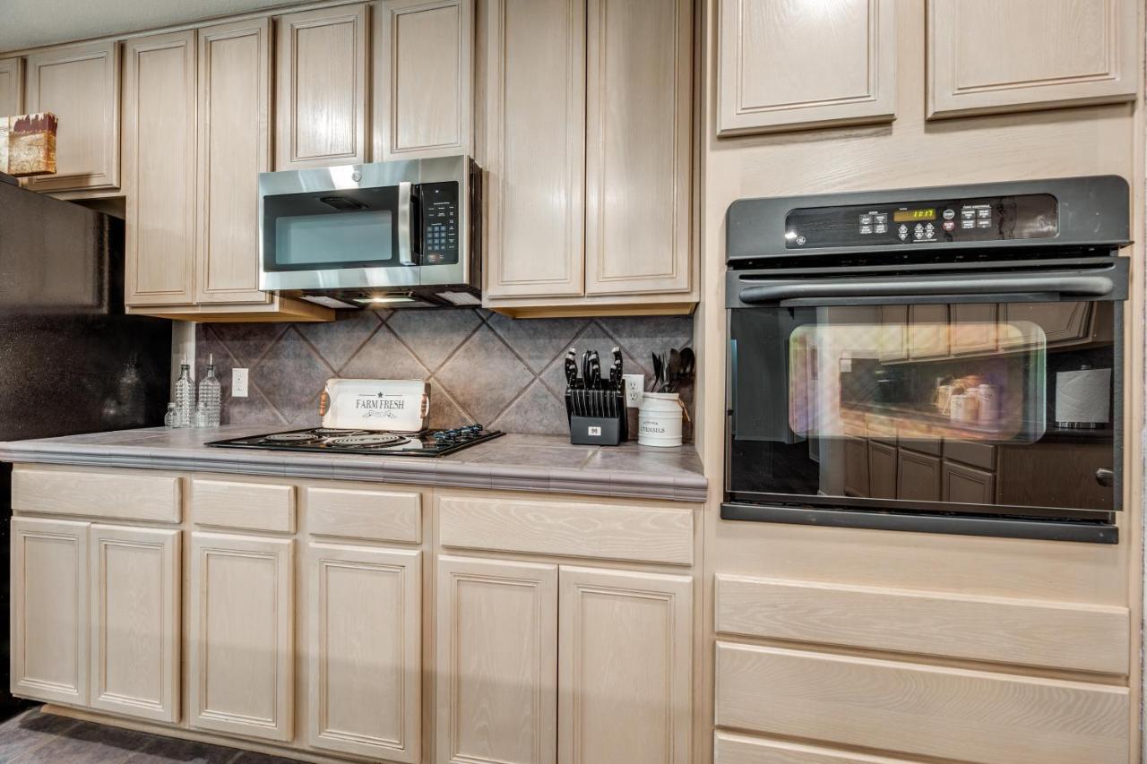 Spacious 5 Bdrm Home Mins To Wineries With Private Pool And Hot Tub! Джонсон-Сіті Екстер'єр фото